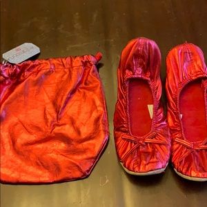 New, never worn red metallic flats Sz small